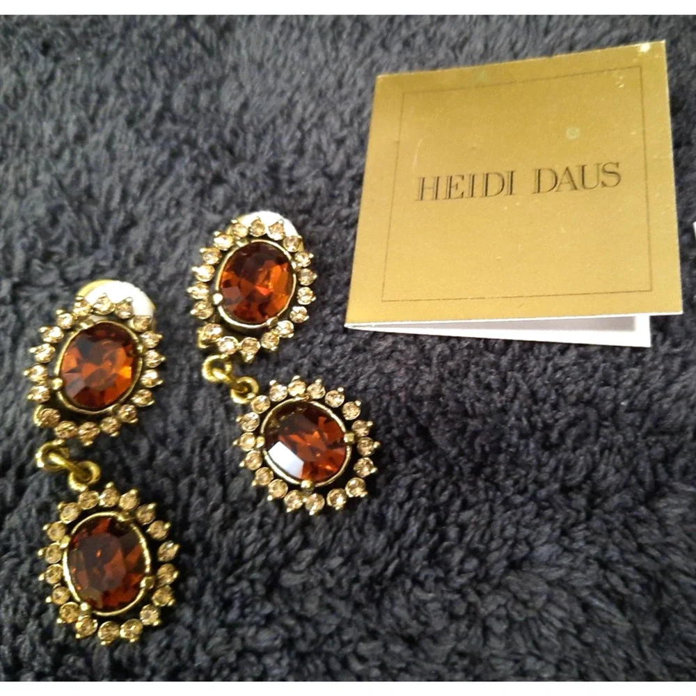 VTG HEIDI DAUS Champagne Color Swarovski Crystal Dangle Drop Clip Earrings - Picture 6 of 8